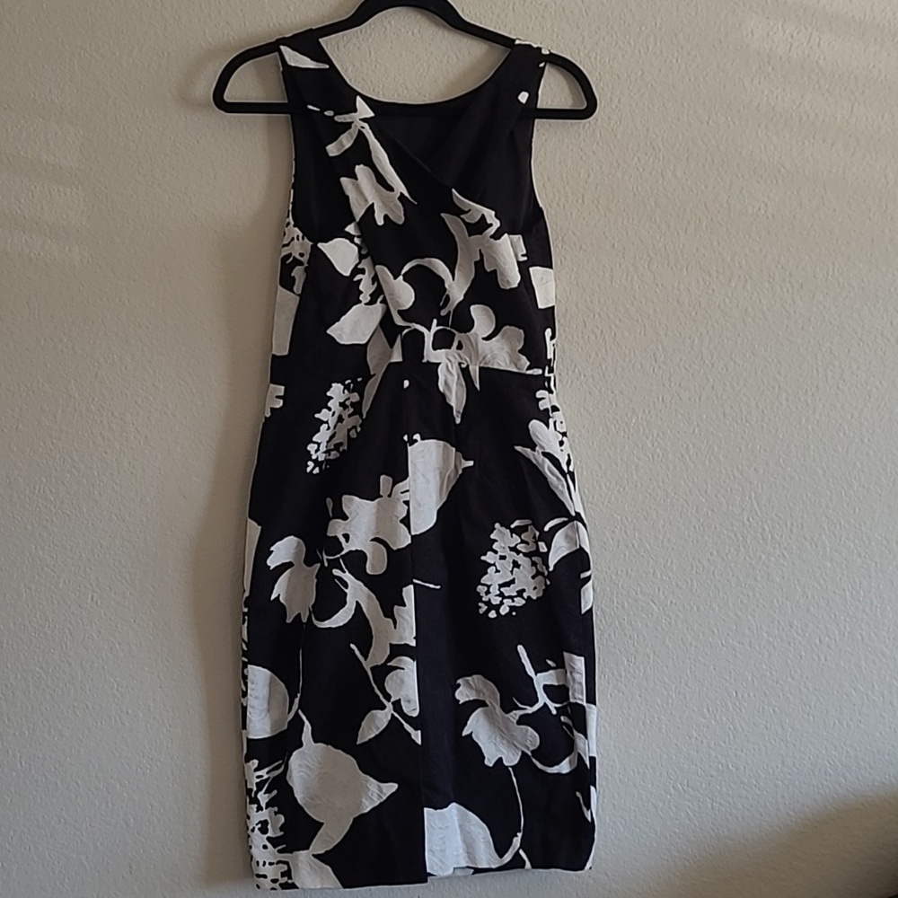 Talbots Black/White Tropical Floral Print Criss-cross Back Dress Size 6 - Picture 3 of 10